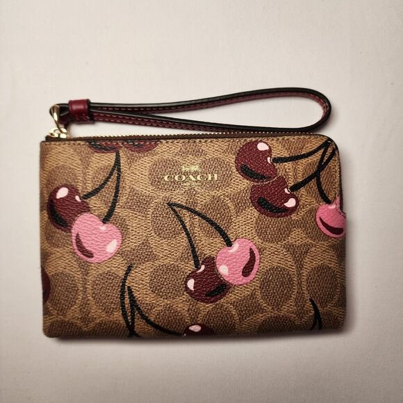 NWT Coach CZ450 Corner Zip Wristlet Signature Canvas Cherry Print Tan Multi v4 - Picture 1 of 3
